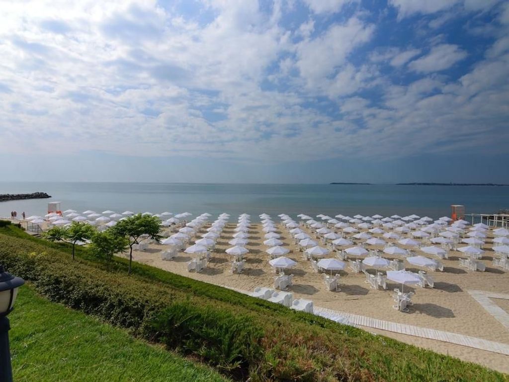 Casa Real Resort