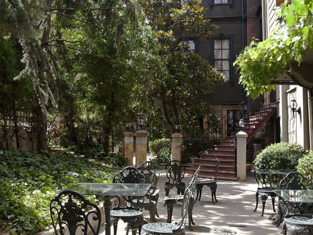 MRG Hotel