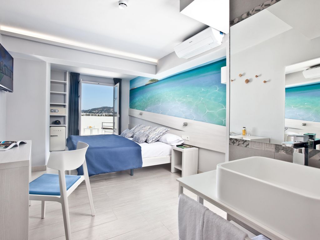 Ryans La Marina
