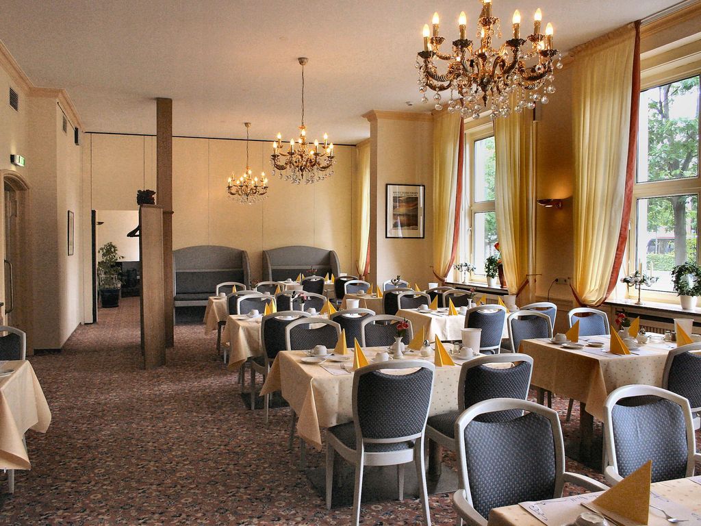 City Hotel