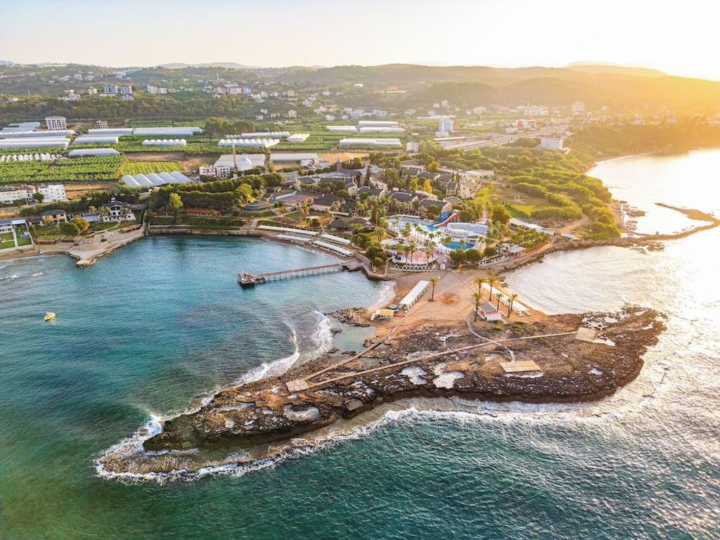 Oz Hotels İncekum Beach Resort