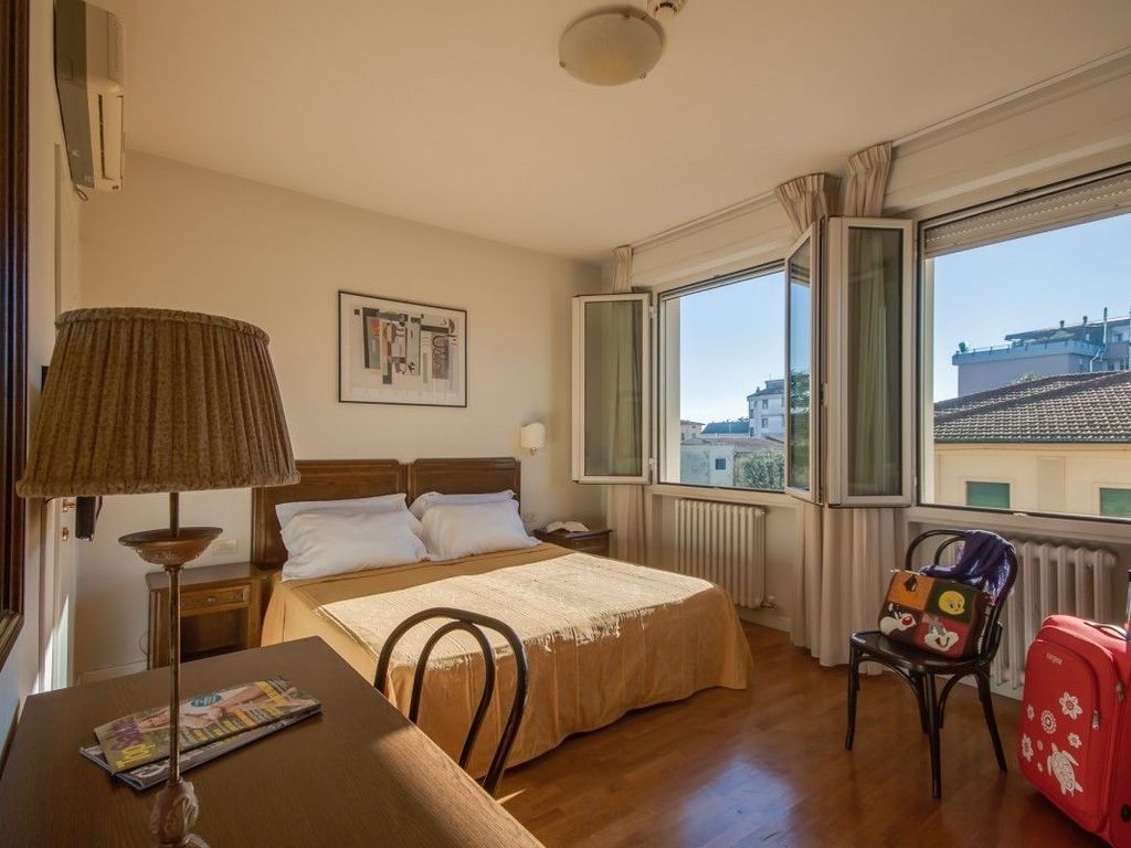 La Pace Hotel
