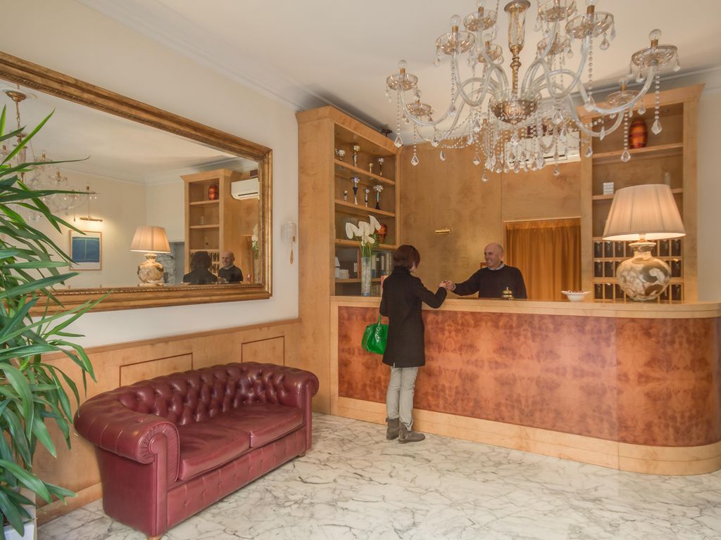 La Pace Hotel