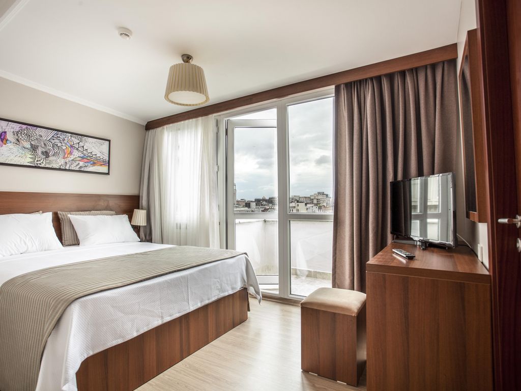 Cordis Suites