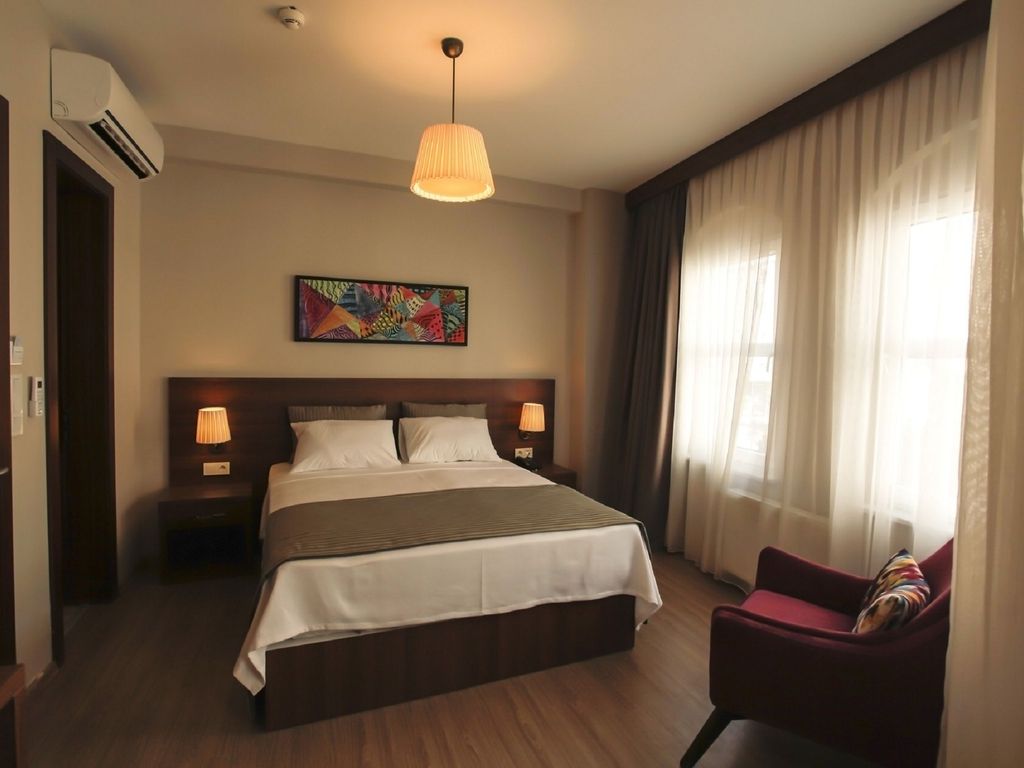Cordis Suites