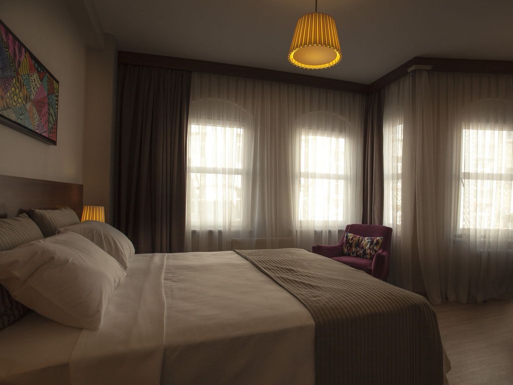 Cordis Suites