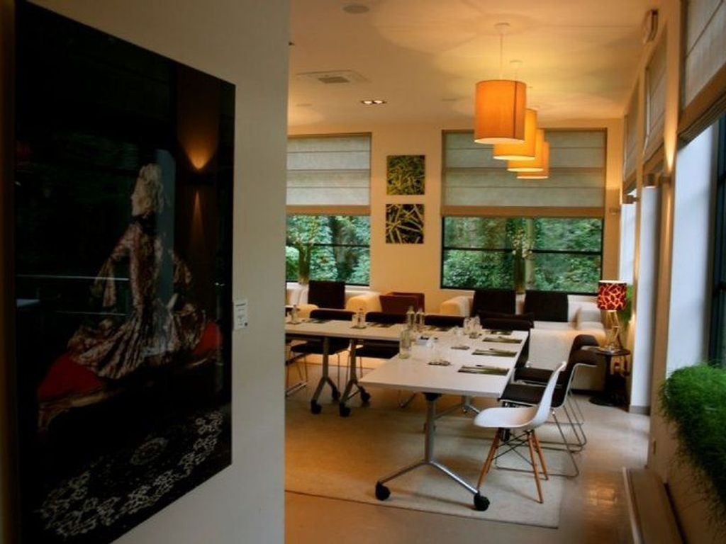 Noah Hotel