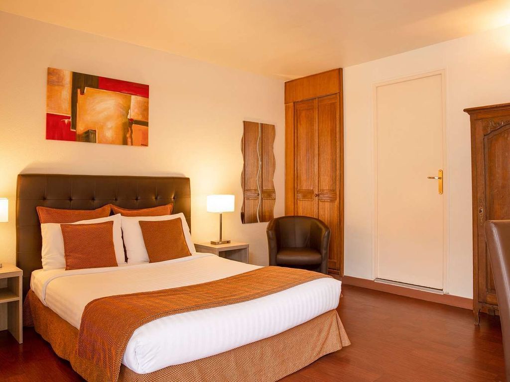 Nevers  Hôtel Clos Sainte Marie T he Originals Boutique