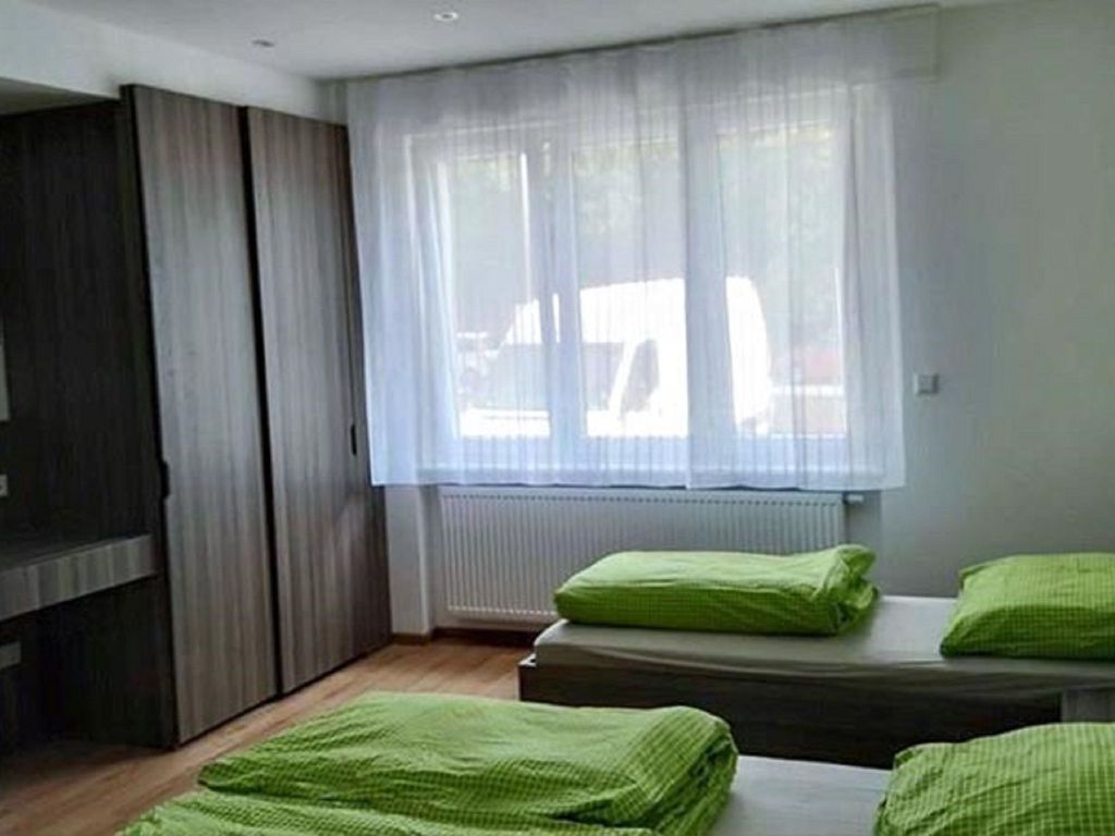 EaZy Hostel