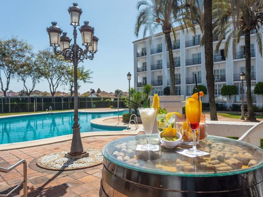 Hotel Abades Benacazón