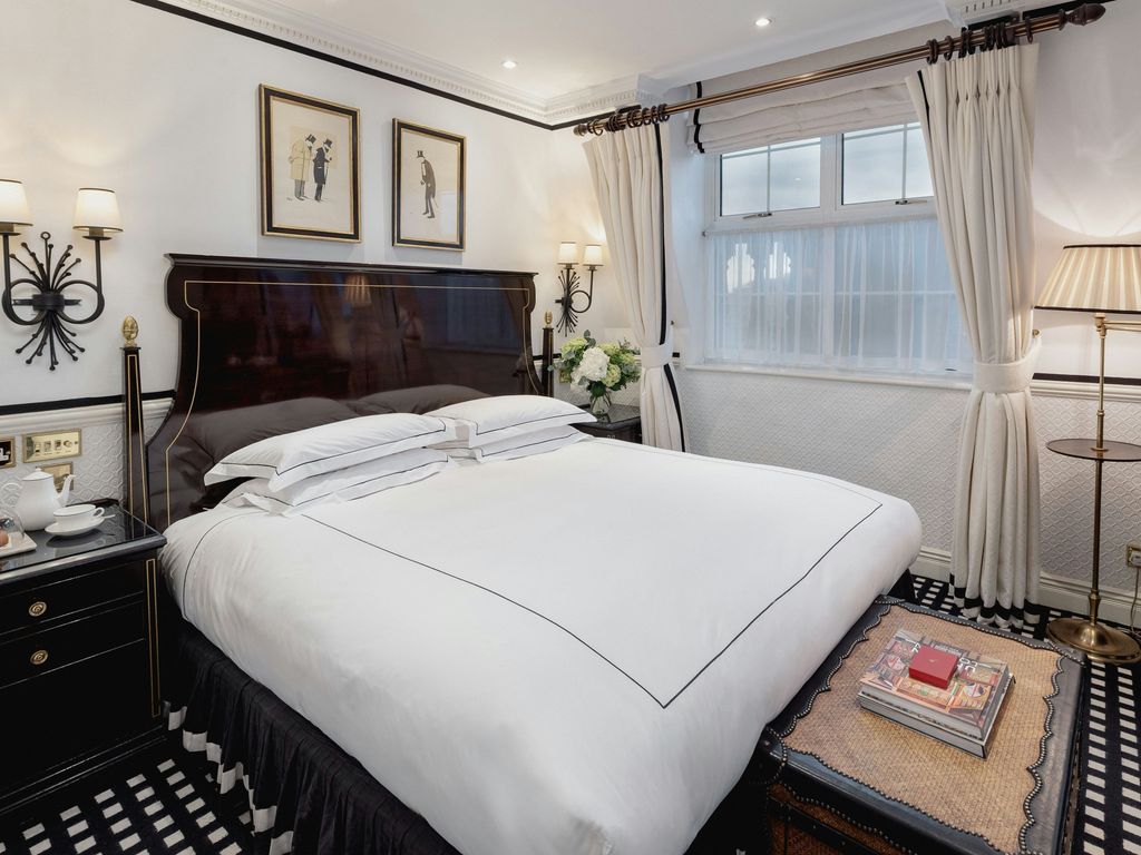 41 Hotel Red Carnation Hotel