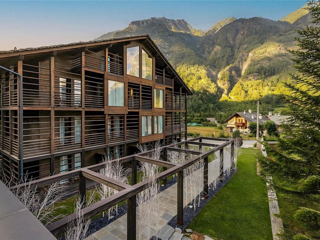 NH Collection Mirtillo Rosso Family Hotel