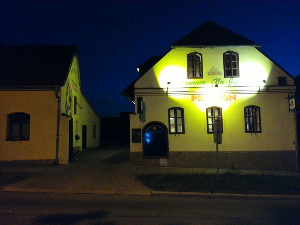 Penzion Na Jizdarne