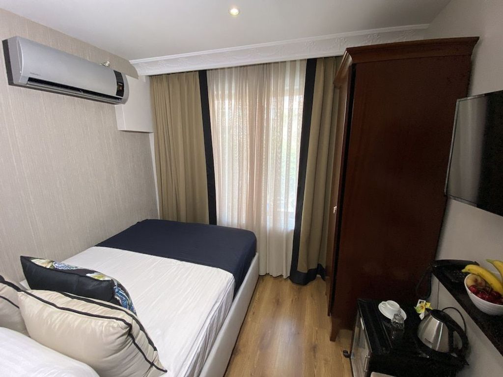 Four Doors Hotel