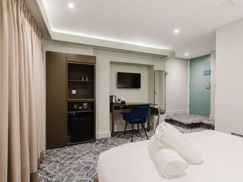 The Lancaster Hotel