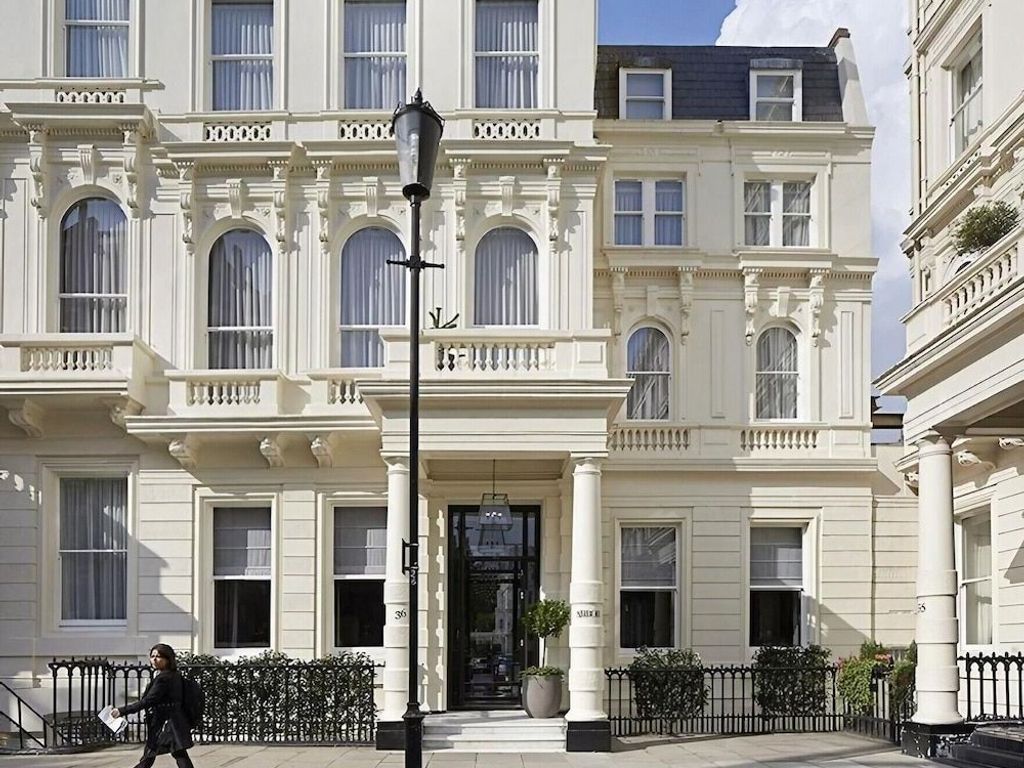 The Lancaster Hotel