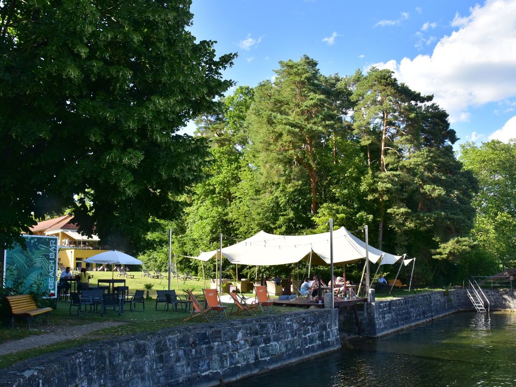 La Barcarolle Hotel & Restaurant