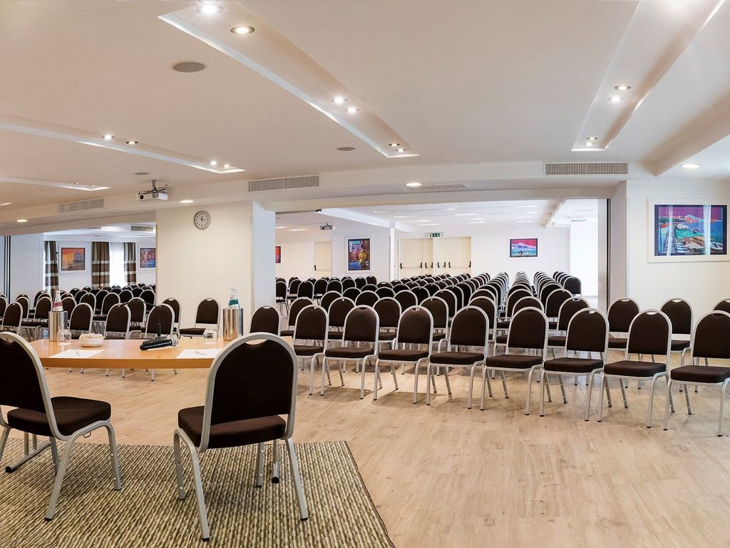 Holiday Inn NAPLES by IHG