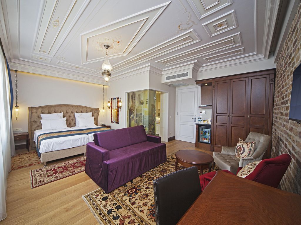 Azade Hotel