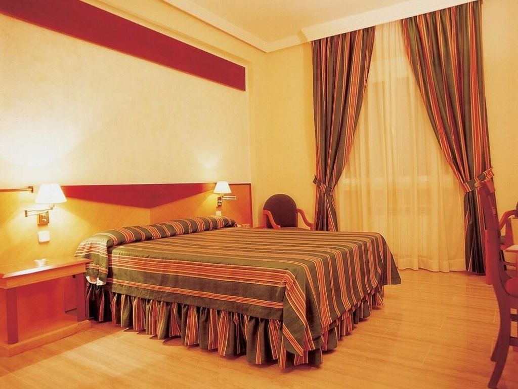 Insignia Hotel Del Val