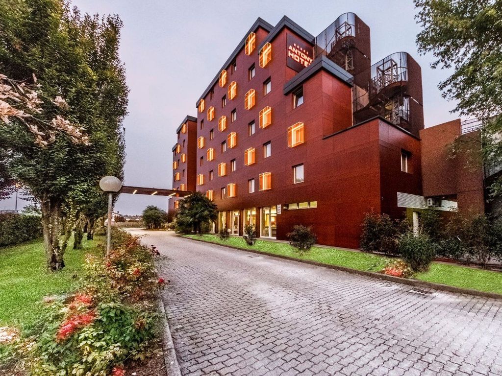 Antony Hotel