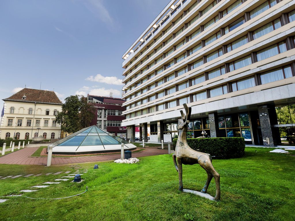 Aro Palace