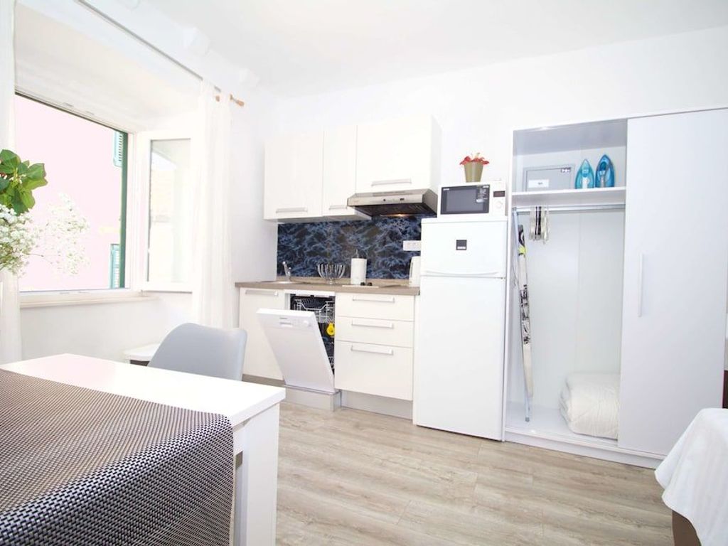 Divine Apartments