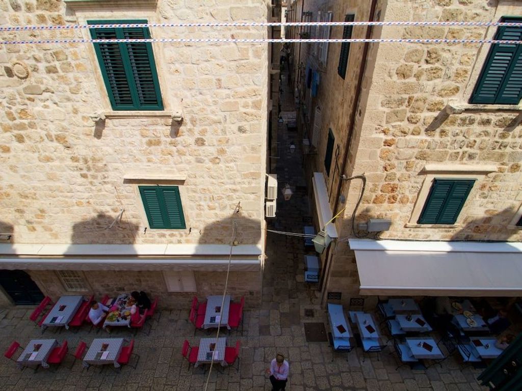 Divine Apartments