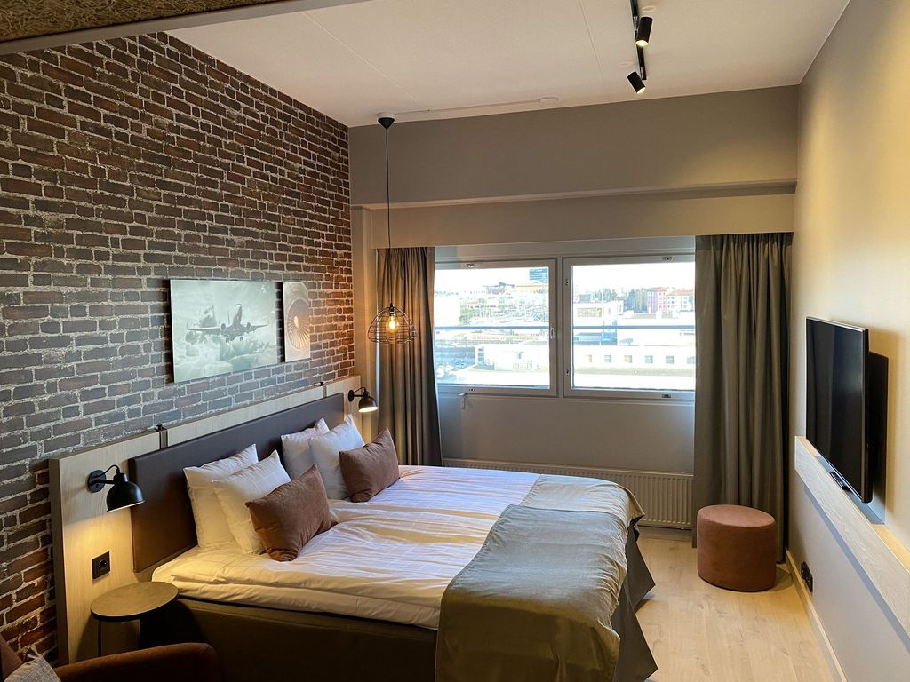 Skyline Airport Hotel