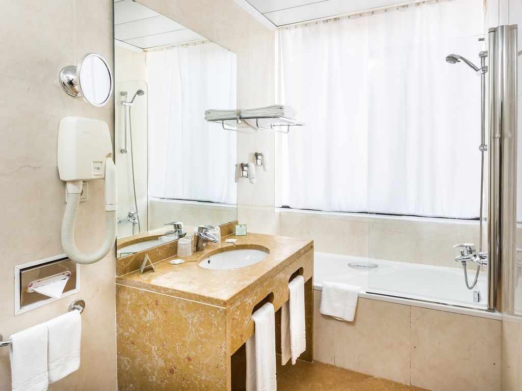Holiday Inn LISBON by IHG