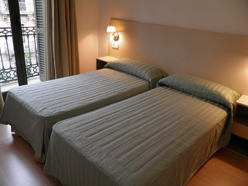 Apartaments Sant Jordi Fontanella Apartments