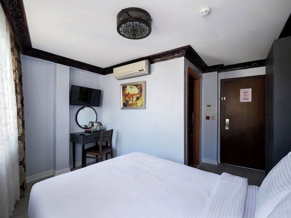 Mytra Hotel
