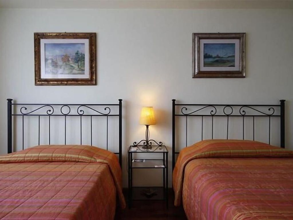 B&B Davila 25