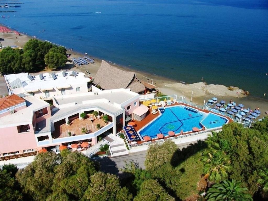 Ilianthos Village