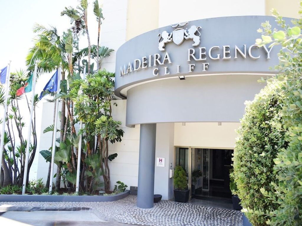 Madeira Regency Cliff