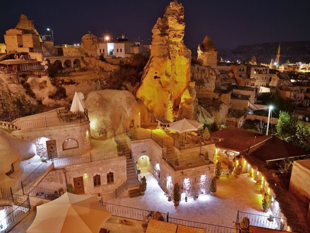 Grand Cave Suites