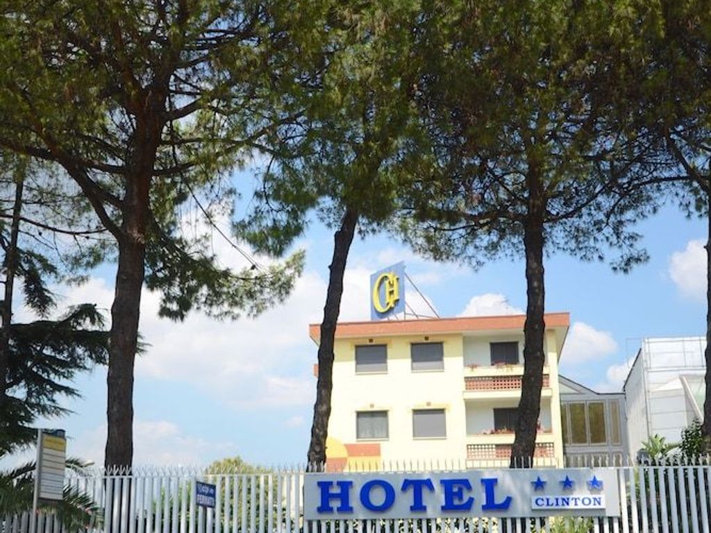 Hotel Clinton