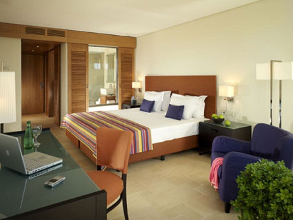 Kernos Beach Hotel and Bungalows