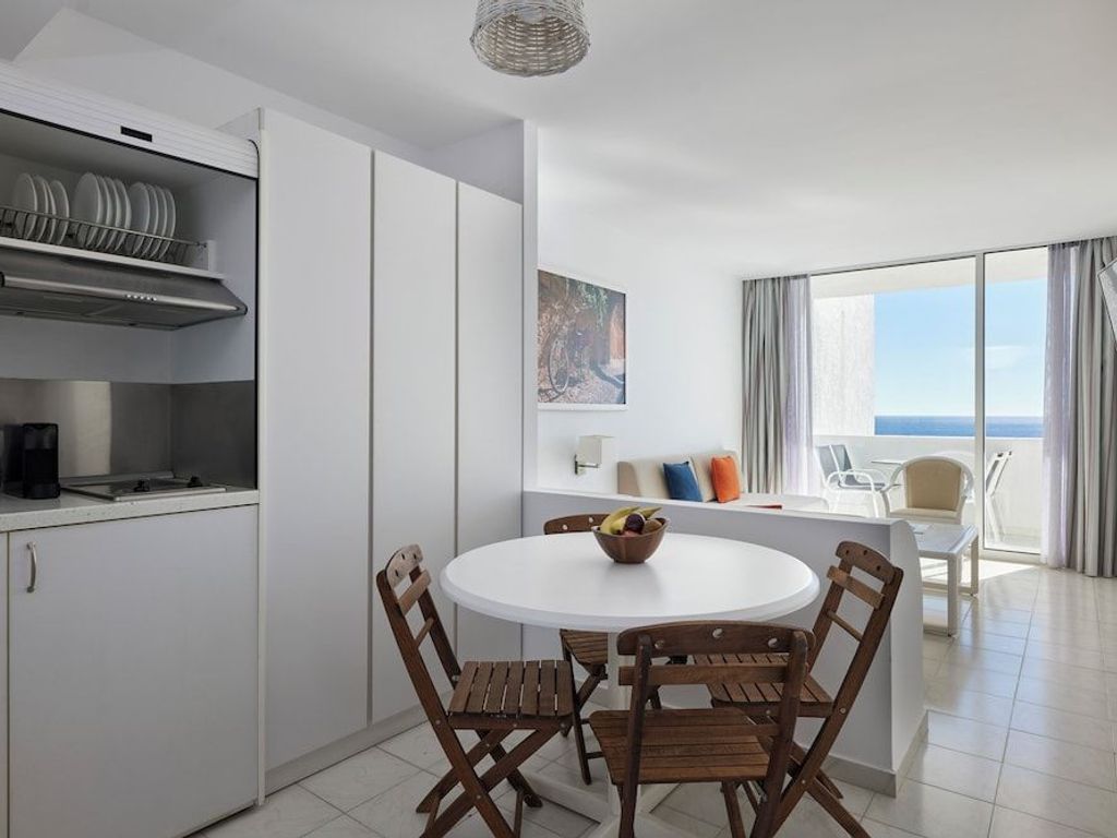 Epsilon Hotel Apartments