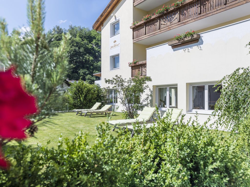 Saldur Small Active Hotel