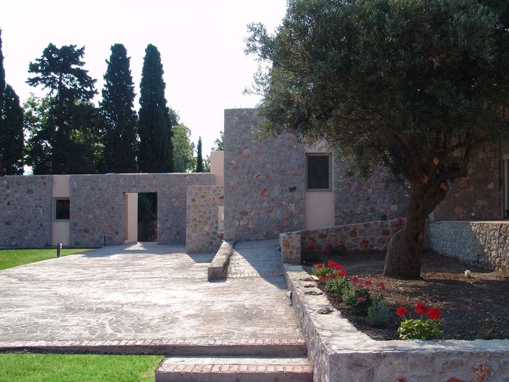 Enalia Gi