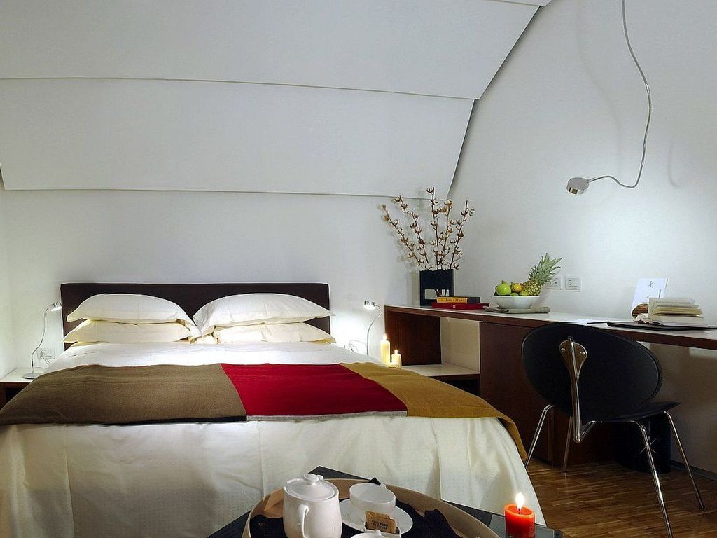 Black Hotel