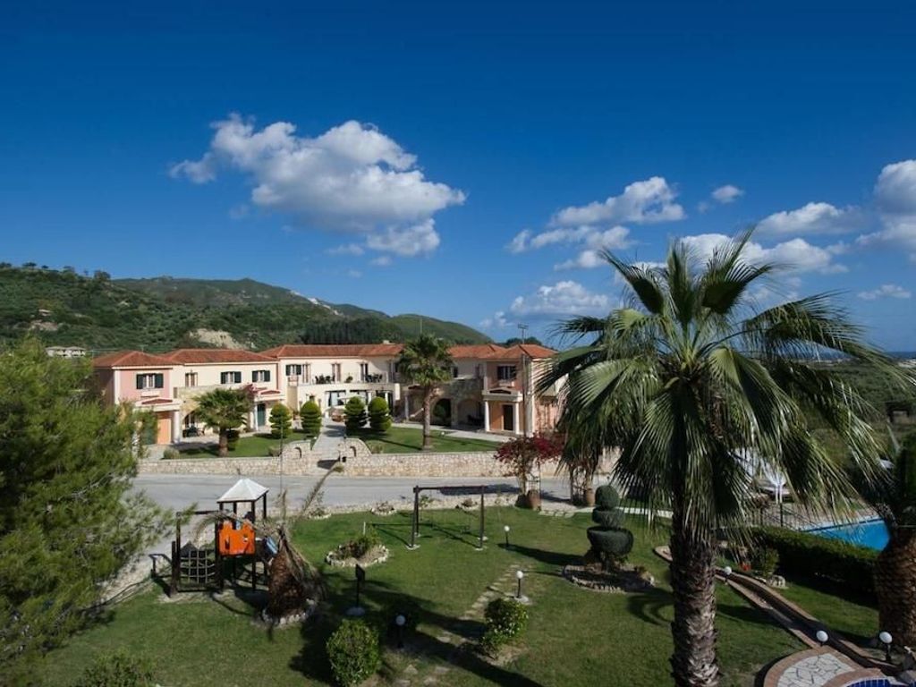 Elanthi Village Hotel