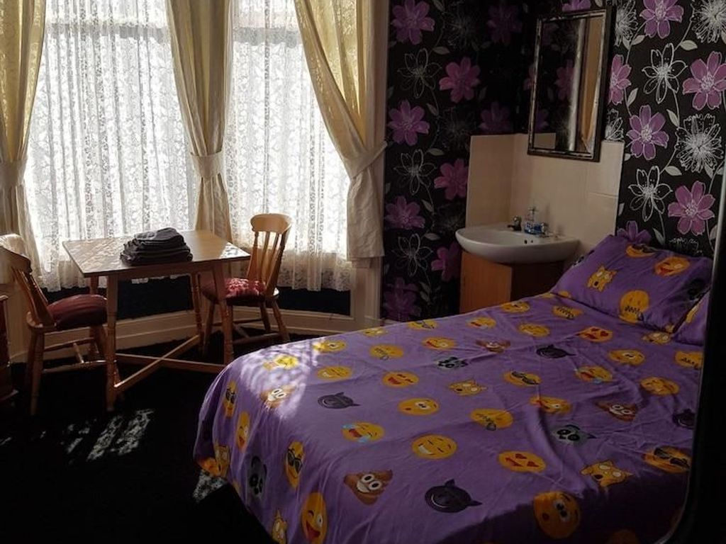Crompton Hotel
