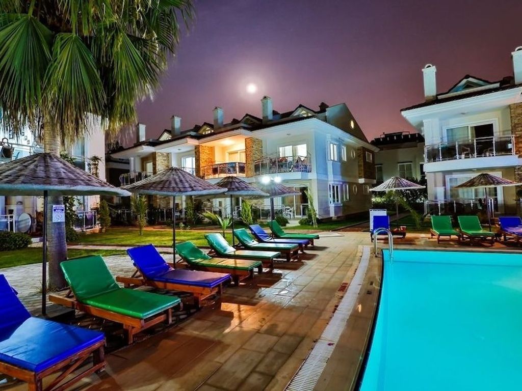 Golden Life Blue Green Residence