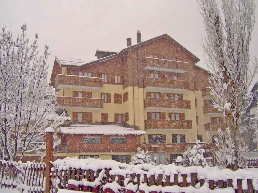 Hotel Bucaneve