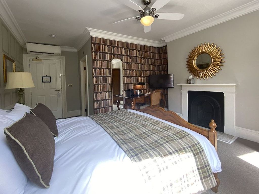 The Clerk & Well Pub & Rooms