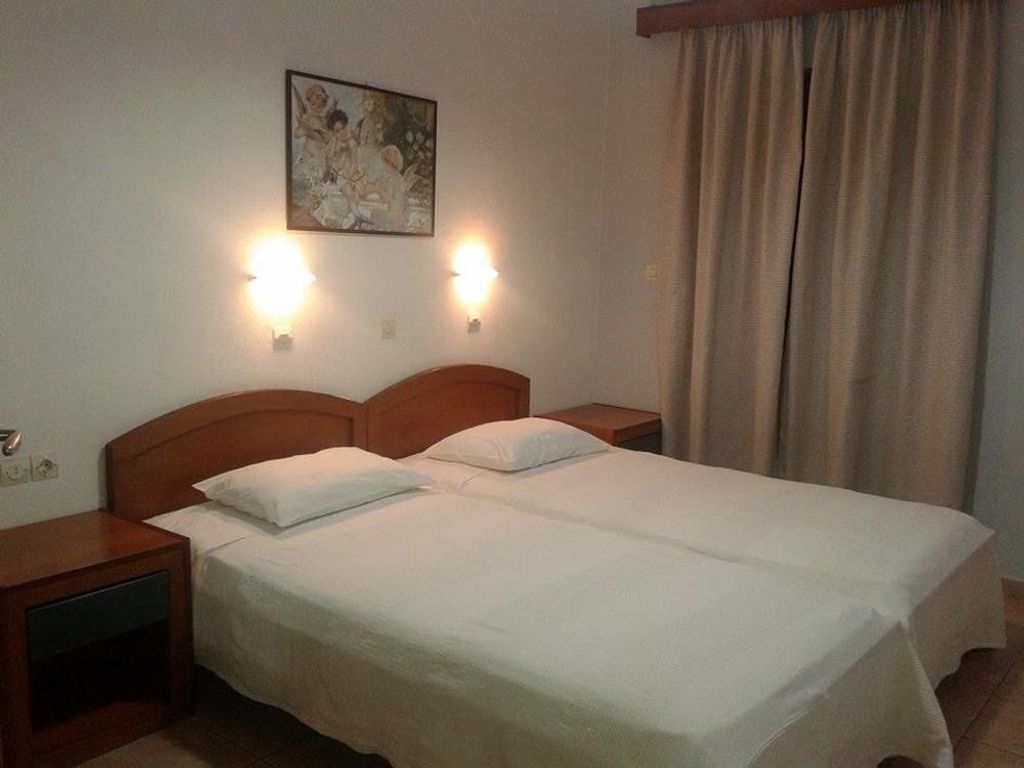 Iris Apartments and Rooms