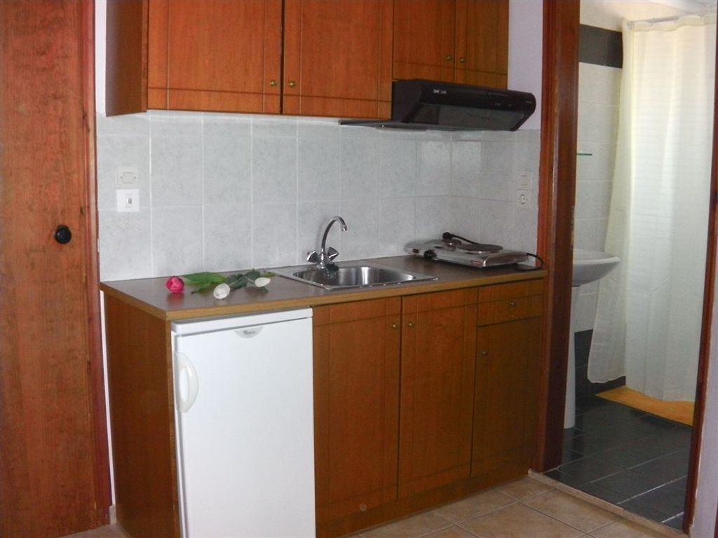 Iris Apartments and Rooms