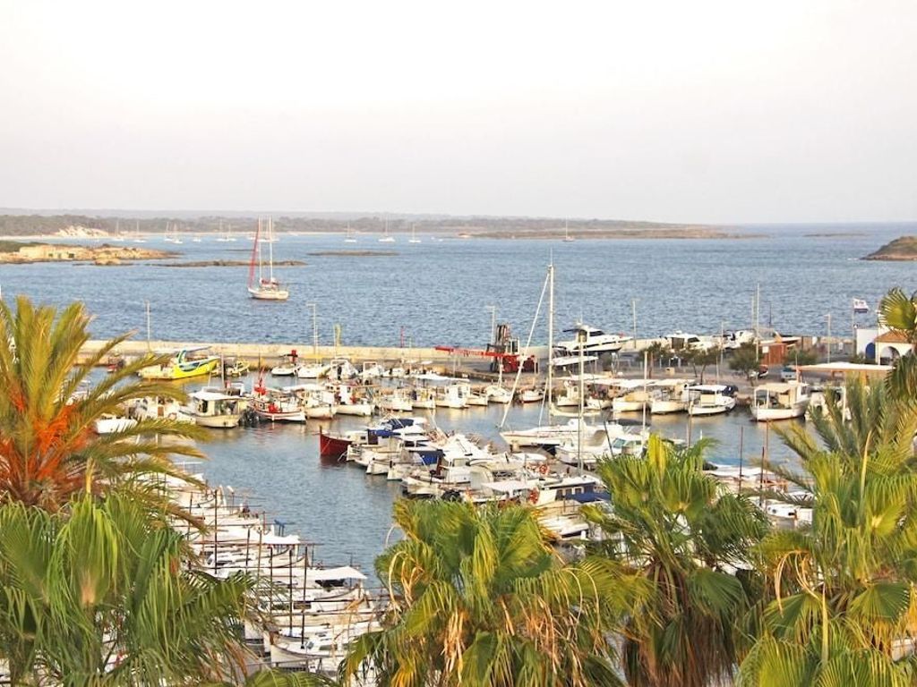 Lemar Apartments